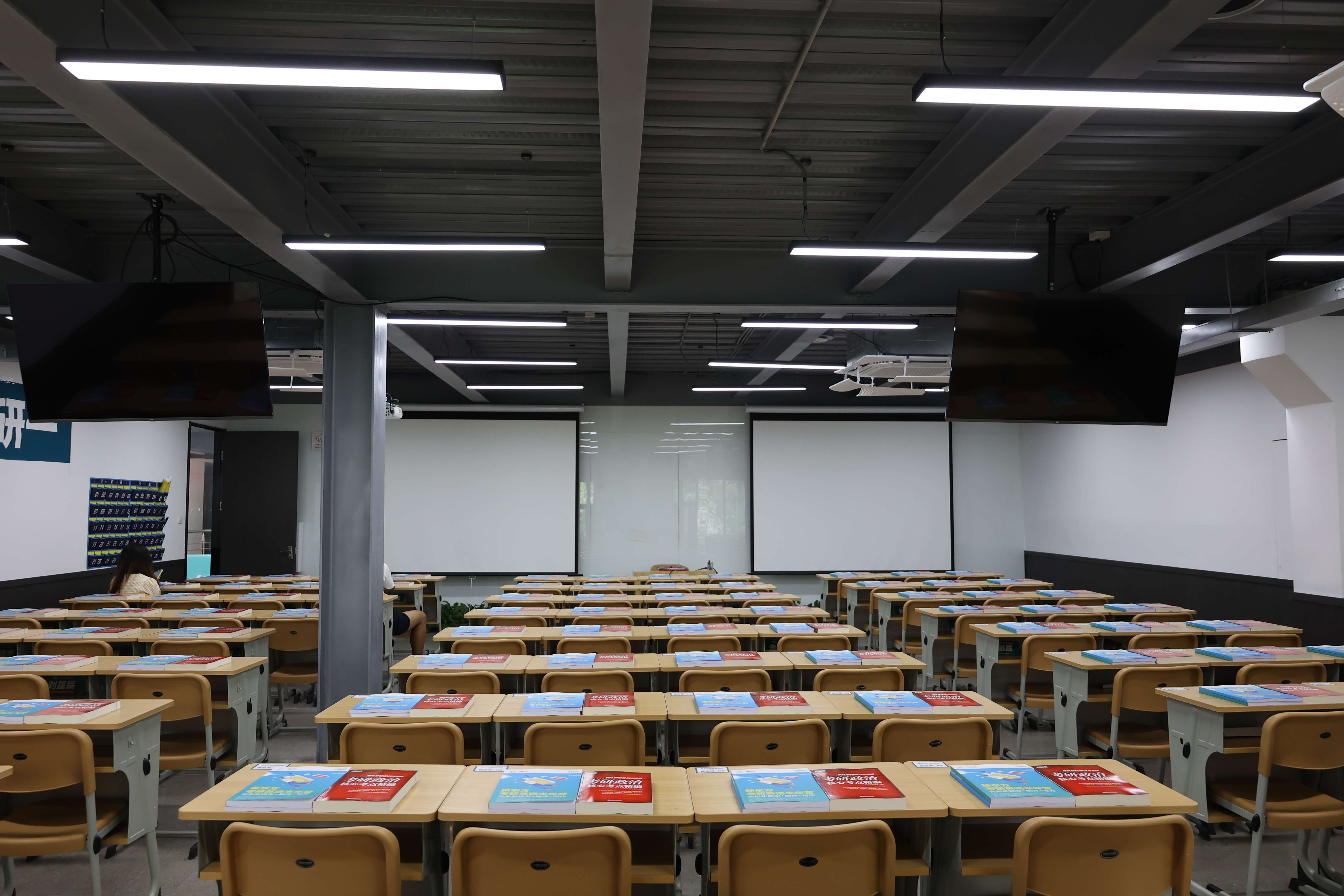 长春新东方集训营教室环境